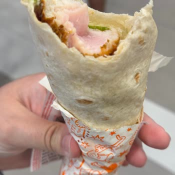 Popeyes'ta Çiğ Tavuk Şoku: Sağlığım Tehlikeye Girdi!