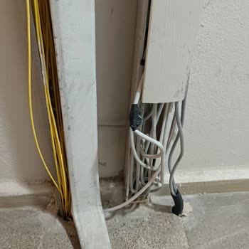 Superonline'ın Eski Kabloları Ve İlgisizliği Nedeniyle Yaşanan Sorunlar