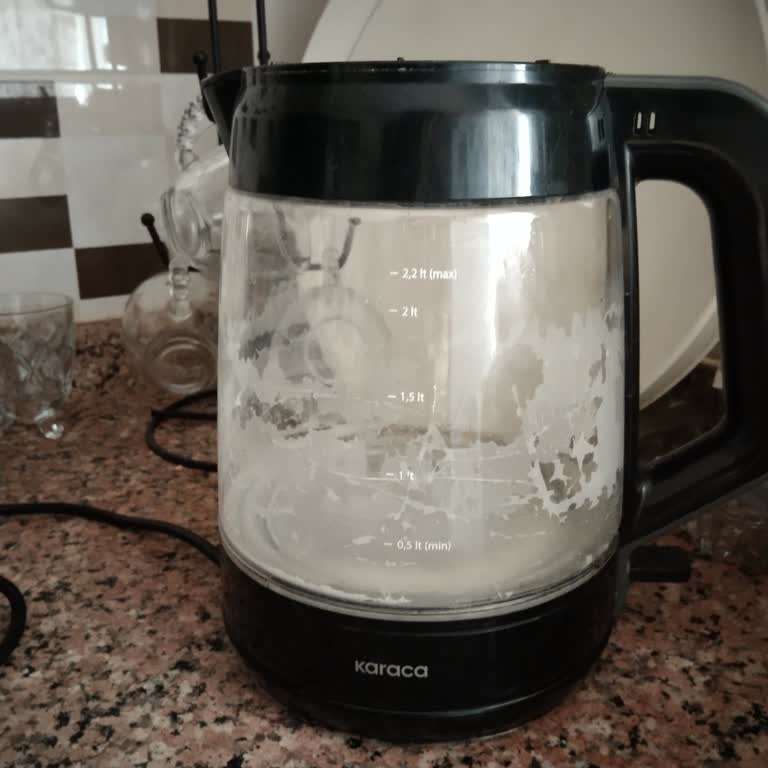 Çay Makinesinin Camı Garantiye Rağmen Ücretli Değişimle Mağduriyet Yaşattı