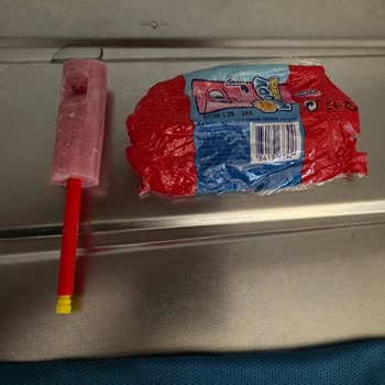 Şekerin Üzerindeki Siyah Parçacıklar Çocuğumuzu Korkuttu