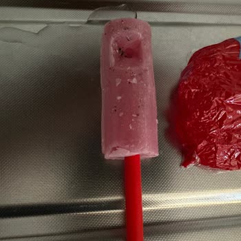 Şekerin Üzerindeki Siyah Parçacıklar Çocuğumuzu Korkuttu