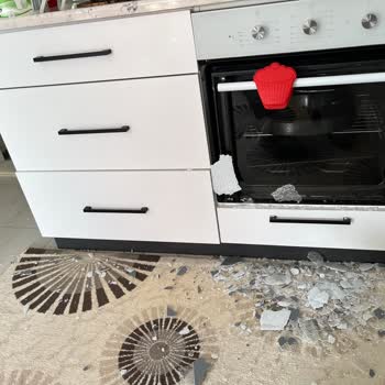 Kumtel Ankastre Fırının Dış Camı Patladı!