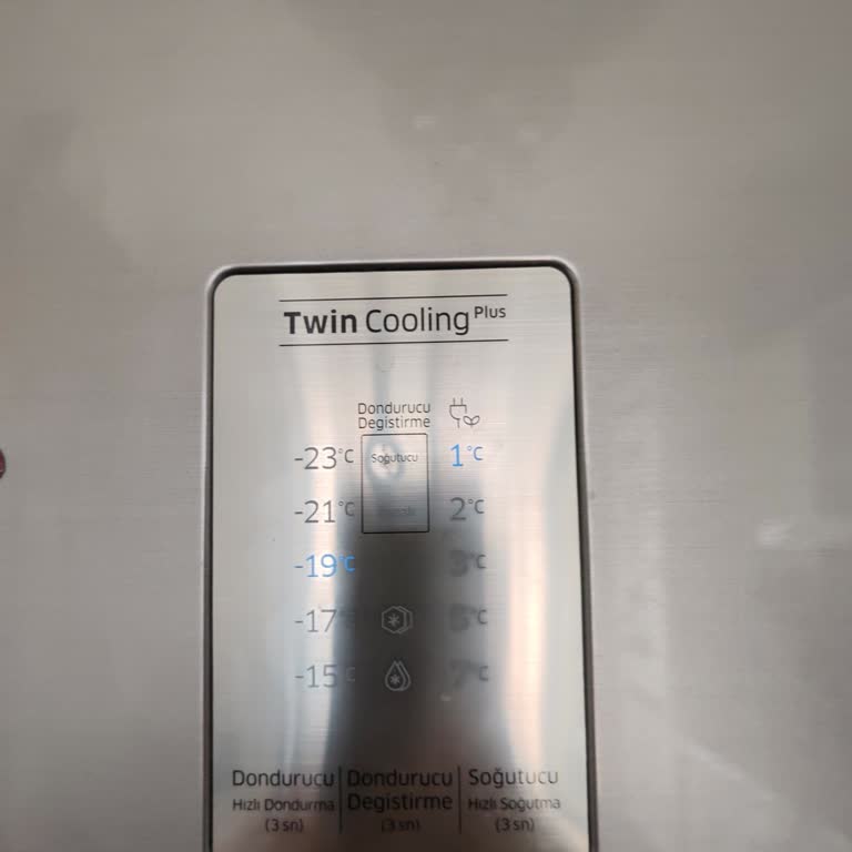 Samsung Buzdolabında Derin Dondurucu Üst Bölme Sorunu Ve Dijital Gösterge Problemi
