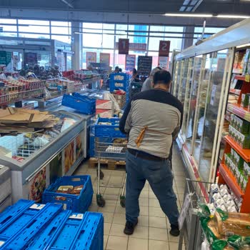 Migros Mağazasında Açılış Kaosu Ve Personel Eksikliği