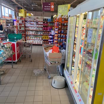 Migros Mağazasında Açılış Kaosu Ve Personel Eksikliği