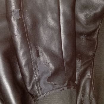 LC Waikiki'den Alınan Deri Mont Dolapta Soyuldu, Çözüm Bekliyorum