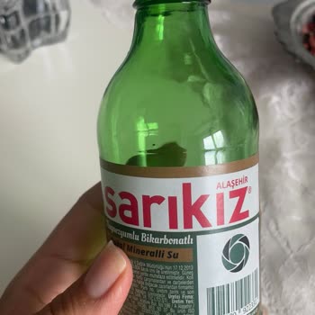 Boş Ve Kırık Cam Parçalı Maden Suyu Şişesi Güven Sorunu Yarattı