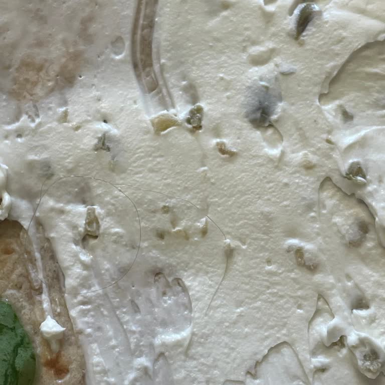 Peynirde Yabancı Maddeyle Karşılaşmak Sabah Keyfimi Kaçırdı