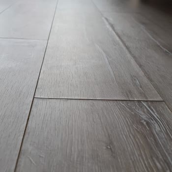 Yeni Döşenen Parke 2 Günde Kabardı, Firma Çözüm Sunmuyor