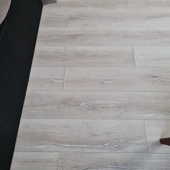 Yeni Döşenen Parke 2 Günde Kabardı, Firma Çözüm Sunmuyor