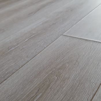 Yeni Döşenen Parke 2 Günde Kabardı, Firma Çözüm Sunmuyor