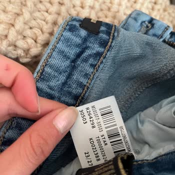 Aldığım Pantolonlarda Renk Solması Ve Diz İzi Sorunu Çözülmedi