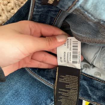 Aldığım Pantolonlarda Renk Solması Ve Diz İzi Sorunu Çözülmedi