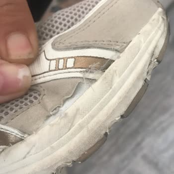 3 Haftada Yırtılan Ayakkabı İçin İade Veya Değişim Talebi