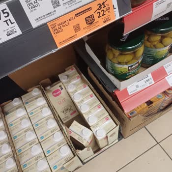 A101'de Son Kullanma Tarihi Geçmiş Sütlerle Karşılaştım