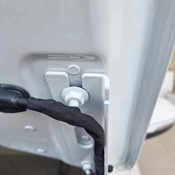 Sıfır Araçta Kaput Sorunu Ve Bayiden Çözüm Alamama Mağduriyeti