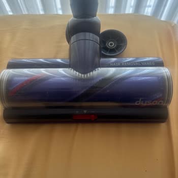 Dyson Süpürge Başlığı Garantiye Rağmen Kırıldı