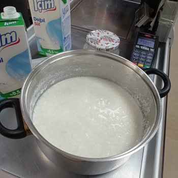 Aldığım Sütün Bozuk Çıkması Ve Sağlık Endişesi