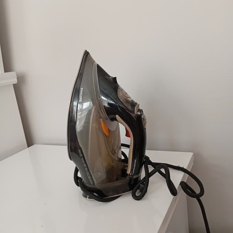 Philips Ütü Isınmıyor Ve Kullanıcı Hatası Denilerek Mağdur Edildim