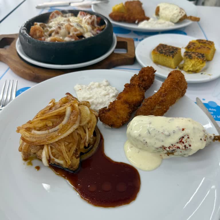 Bayat Yemek Ve İlgisiz Hizmetle Büyük Hayal Kırıklığı