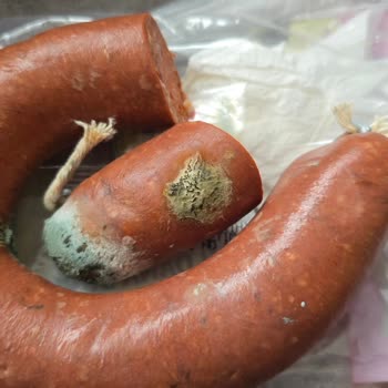 Apikoğlu Bozuk Sucuk Nedeniyle Sağlığımız Ve Paramız Riske Girdi