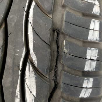 Lastik Aniden Yırtıldı, Firma Sorumluluğu Kabul Etmedi