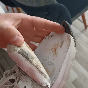 6 Ayda Açılan Nike Ayakkabıyı FLO Kullanılamaz Hâlde Geri Gönderdi