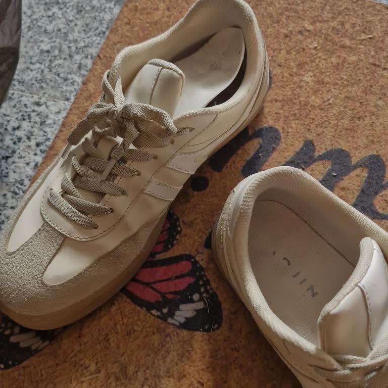 Aldığım Spor Ayakkabının Tabanı Kısa Sürede Çıktı, Müşteri Hizmetleri Ulaşılmıyor