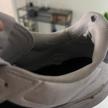 Adidas Ayakkabıda Kısa Sürede Yırtılma Ve Olumsuz Müşteri Hizmeti!