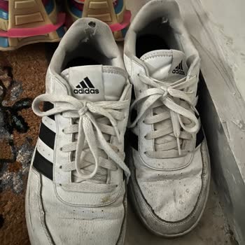 Adidas Ayakkabıda Kısa Sürede Yırtılma Ve Olumsuz Müşteri Hizmeti!