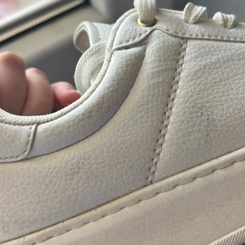 FLO'dan Alınan Kinetix Ayakkabının Kısa Sürede Renk Atması Ve Mağduriyet