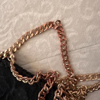 Aldığım Çantanın Zinciri Hızla Karardı Ve Kalitesi Beklentimi Karşılamadı