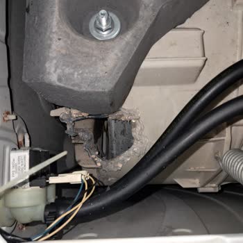 Vestfrost 9100 Çamaşır Makinesinde Sürekli Su Sızıntısı Ve Kazan Kırılması