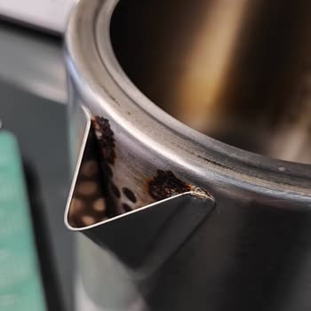 Tefal Çaycı 3 Yıl Sonunda Paslandı Ve Çürüdü