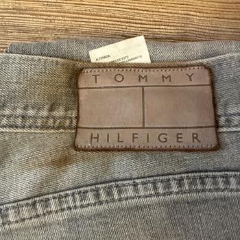 Tommy Hilfiger Pantolonumun Boyası Aktı Mağaza Kullanıcı Hatası Dedi