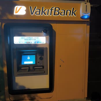 VakıfBank ATM'sinde Para Alıkonuldu, Sorun Çözülmedi