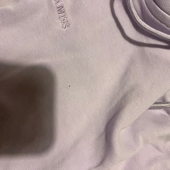 Satın Aldığım Sweatshirtte Delik Oluştu, Mağazadan Ve Markadan Destek Alamadım