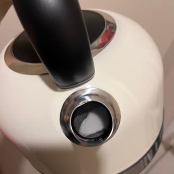 Sağlığımızı Tehdit Eden Klorlu Ve Kireçli Musluk Suyu!