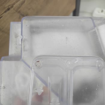 Servis Sonrası Su Haznesi Çizik Ve Kirli Olarak Teslim Edildi, Parça Değişimi Yapılmadı