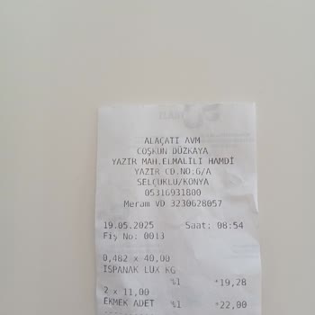 Alaçatı Alışveriş Merkezi Pişmemiş Ekmek Satılıyor