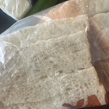 Taze Alınan Tost Ekmeğinde Küf Sorunu Yaşadım