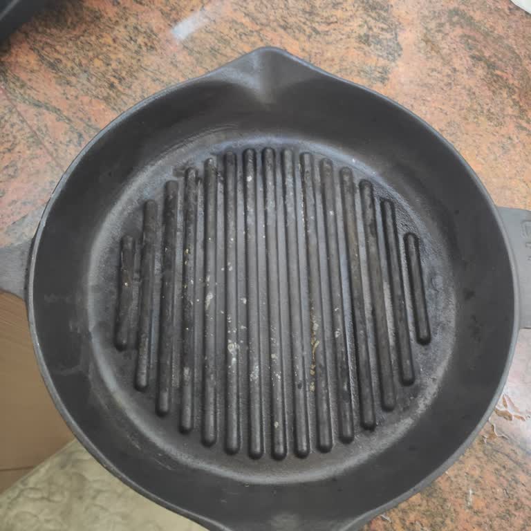 Güvenerek Aldığım Lava Döküm Tava Çatladı, Yardım Bekliyorum