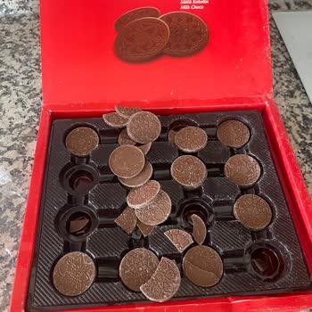 Kırık Ve Dağılmış Çikolata: Özensiz Paketleme Mağduriyeti