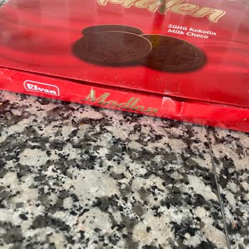 Kırık Ve Dağılmış Çikolata: Özensiz Paketleme Mağduriyeti