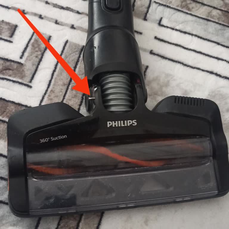 Süpürge Başlığı Kırıldı, Servis Kullanıcı Hatası Diyerek Yüksek Ücret Talep Etti