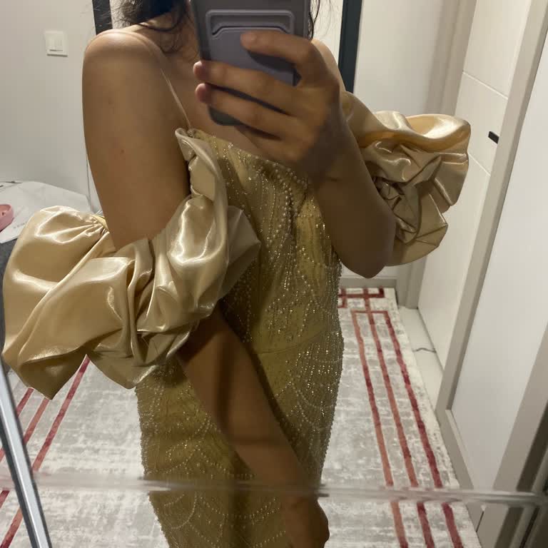 Büşra Giyim Tadilat Yapılmadan Teslim Edilen Abiye Ve İlgisiz Mağaza Yetkilisi