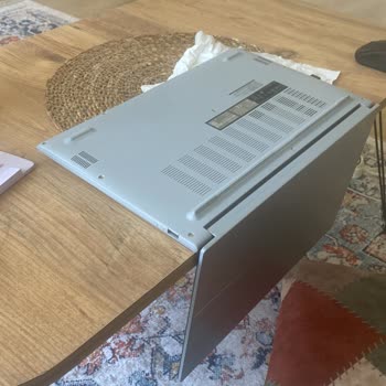 Stanley Termos Kapağı Patladı, Bilgisayarım Zarar Gördü