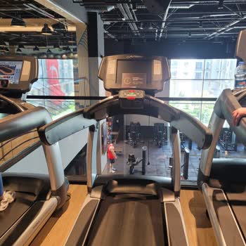 Macfit | İstanbul Avrupa Sürekli Arızalı Yürüme Bantları Ve Yoğunluk Sorunu