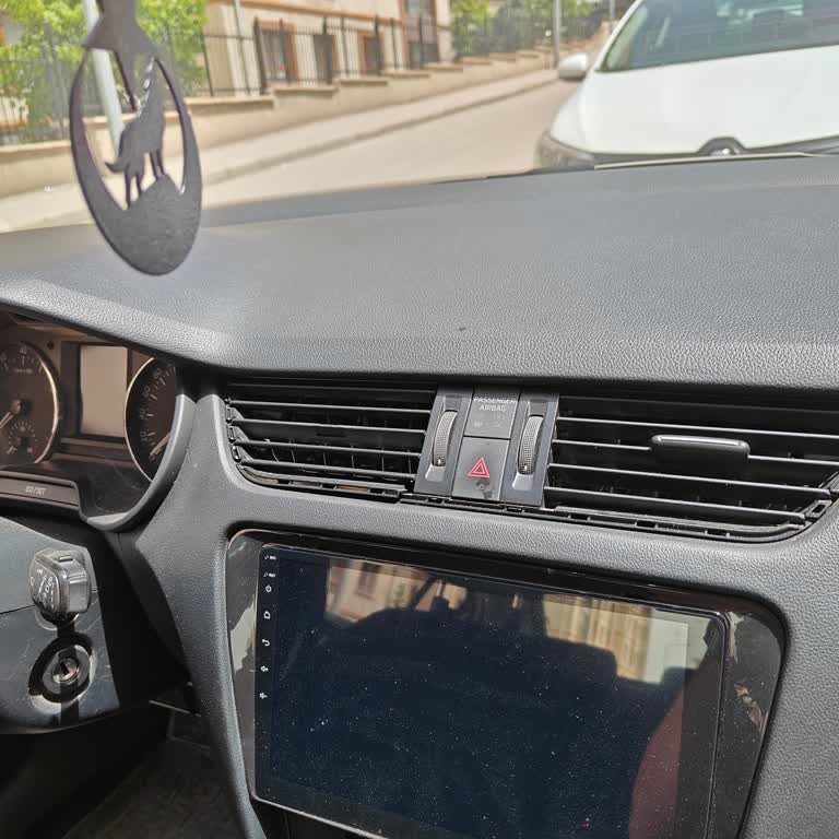 Skoda Octavia'nın Kalitesiz Plastik Parçaları Hayal Kırıklığı Yarattı