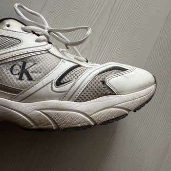 Kısa Sürede Yırtılan Calvin Klein Ayakkabı İçin İade Talebi